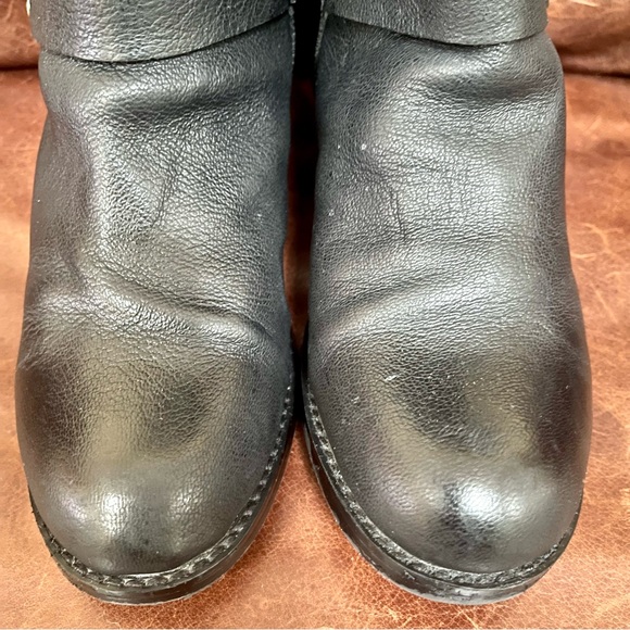 Vince Camuto Quilted Leather Moto Boots With Gold Tone Hardware Size 7.5 - Picture 7 of 10